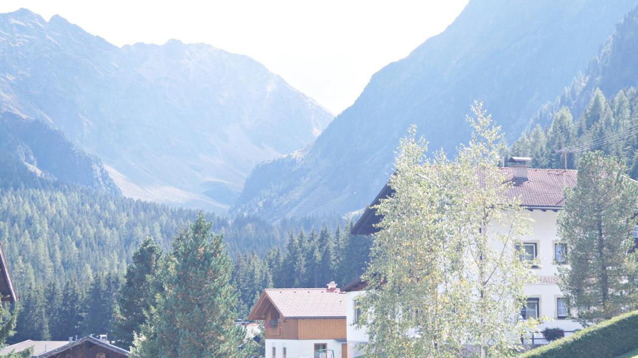 Pension Alpenrose Sankt Sigmund im Sellrain Exterior photo